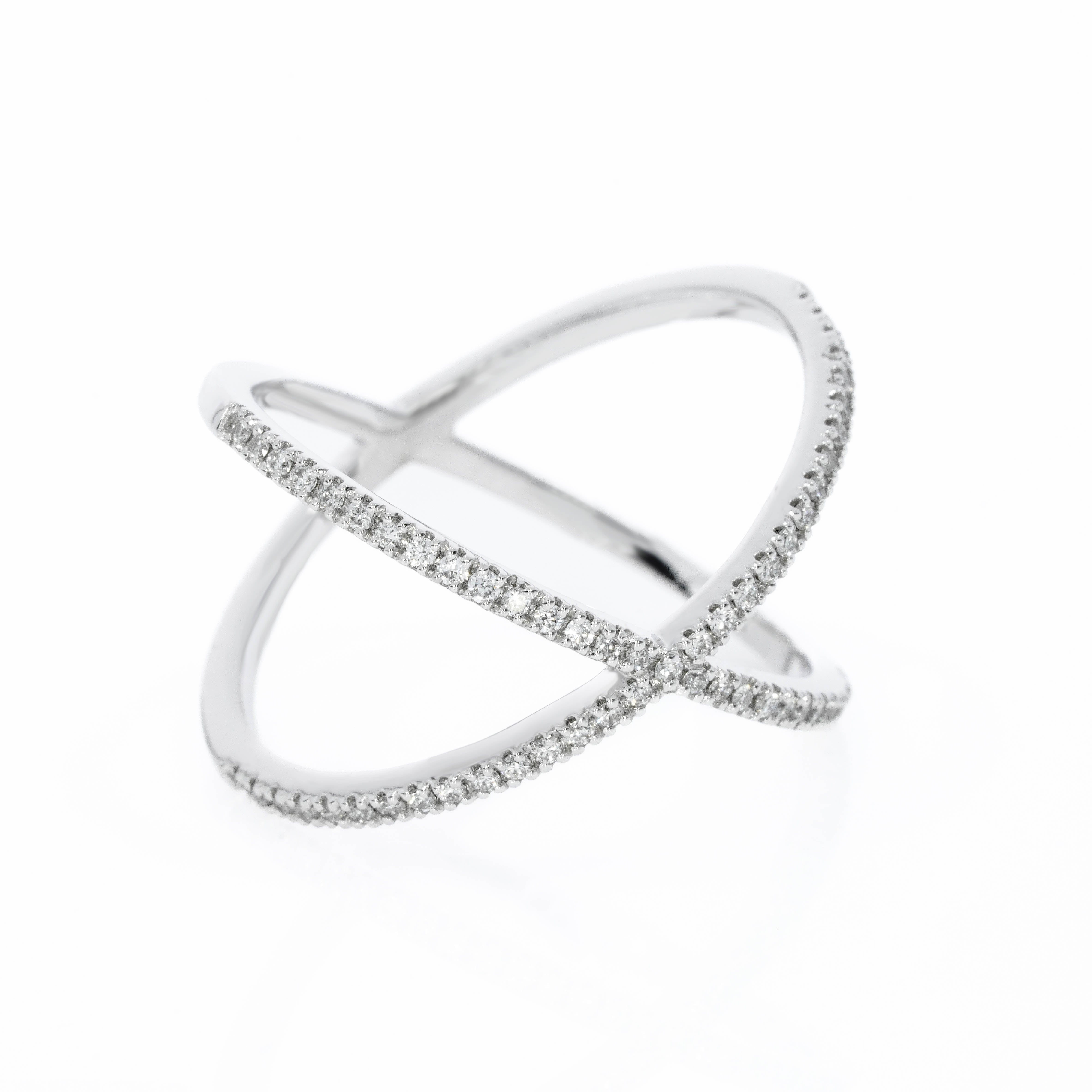 Criss-cross ring Medium with 0.23cts round brilliant cut diamonds, white gold colour set in 18ct gold.