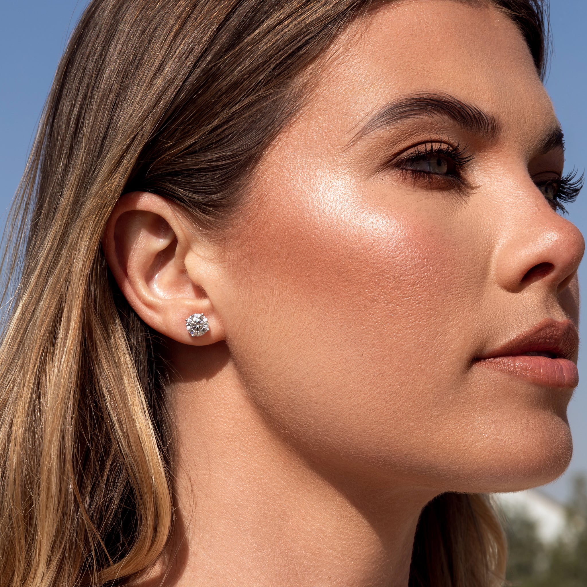 Round Diamond Stud Earrings