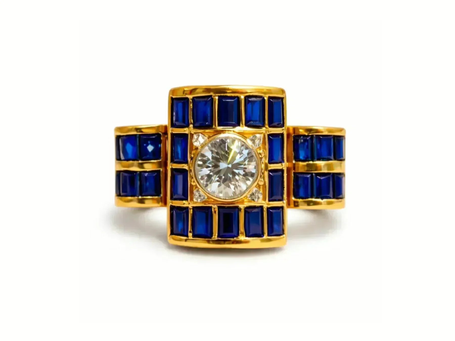 What Halle Berry's Engagement Ring Tells Us About Where Luxury Engagement Rings Are Heading