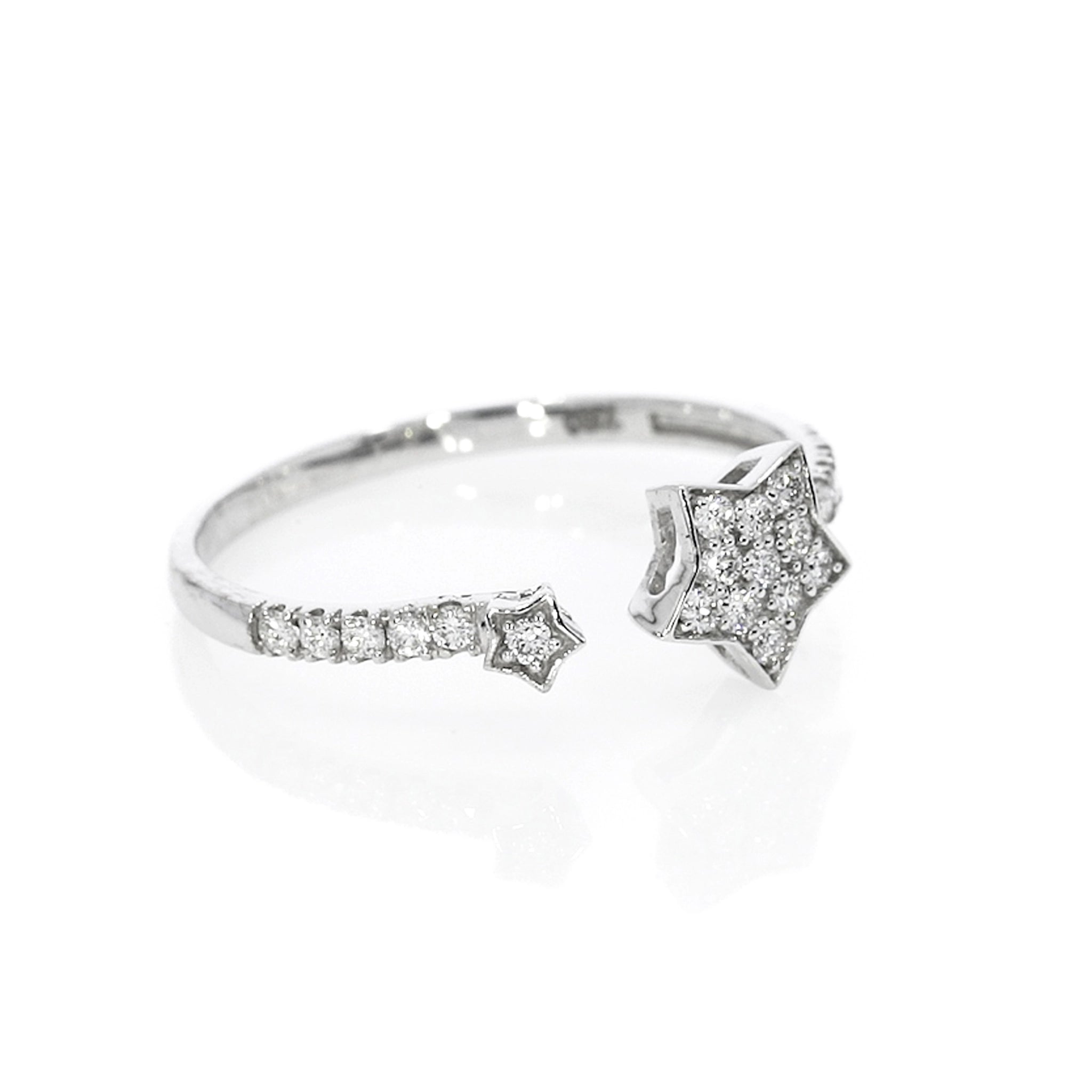 Diamond Star Ring in white gold colour with 0.20cts with round brilliant cut diamonds in Gemini style.